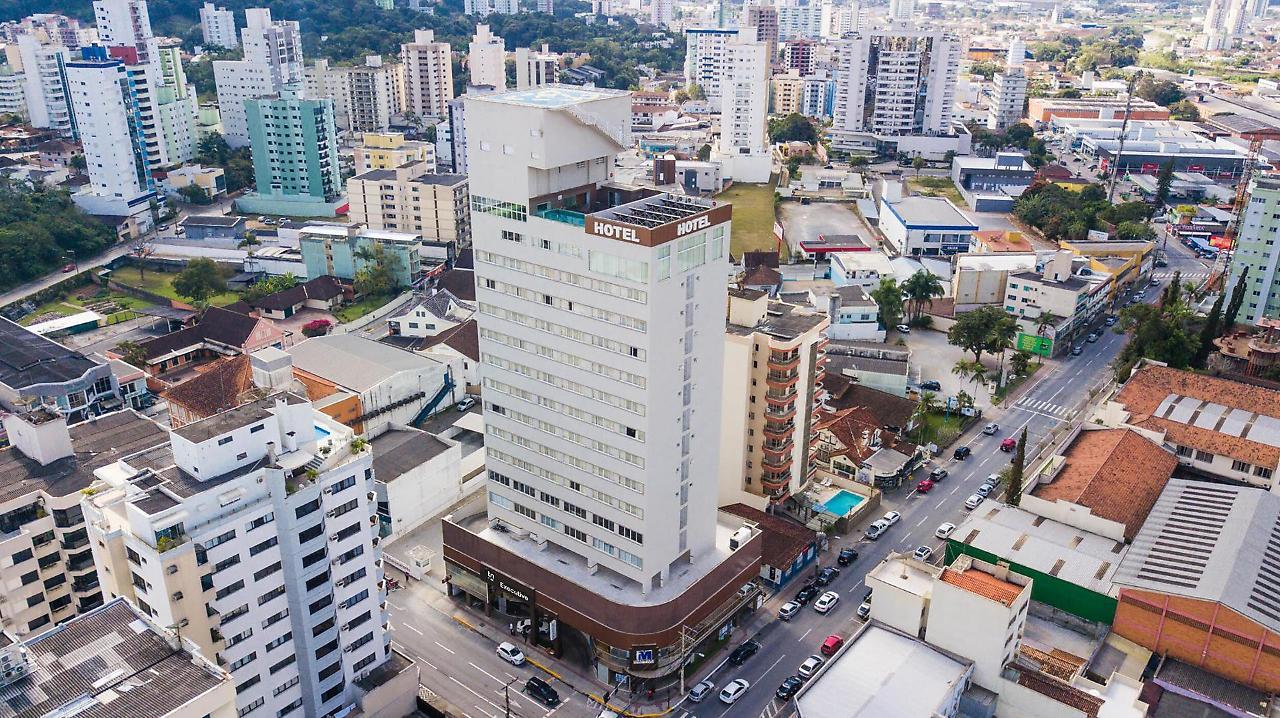 Tri Hotel Executive Brusque Kültér fotó