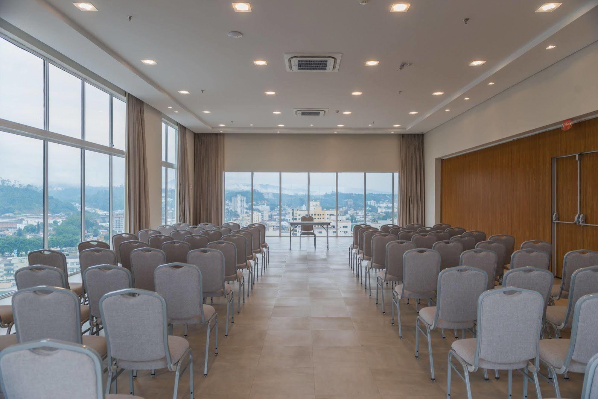 Tri Hotel Executive Brusque Kültér fotó